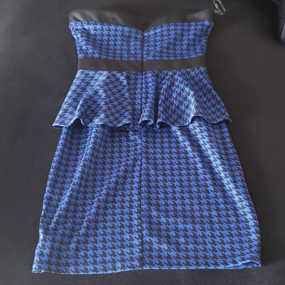 Checker Dress - Picture 3 of 3